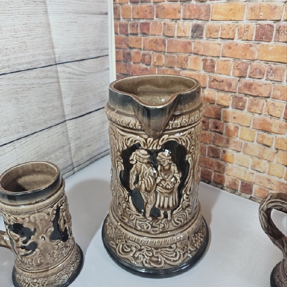 Vintage Ceramic Pitcher and Mug Set - Picture 5 of 6